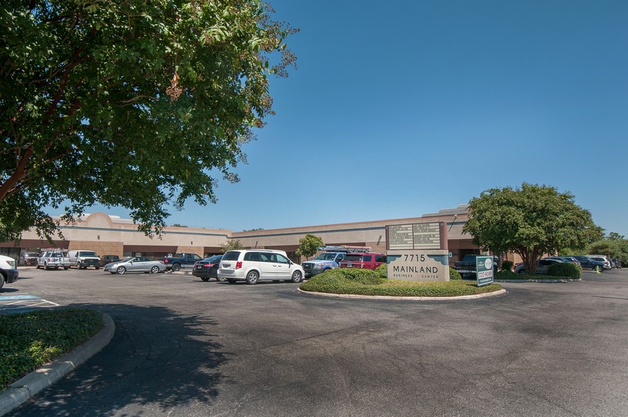 7715 Mainland Dr, San Antonio, TX for lease - Building Photo - Image 1 of 3