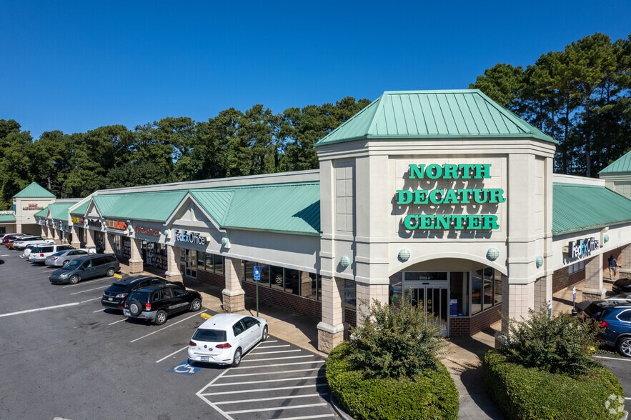 2050-2098 N Decatur Rd, Decatur, GA for lease - Primary Photo - Image 2 of 3