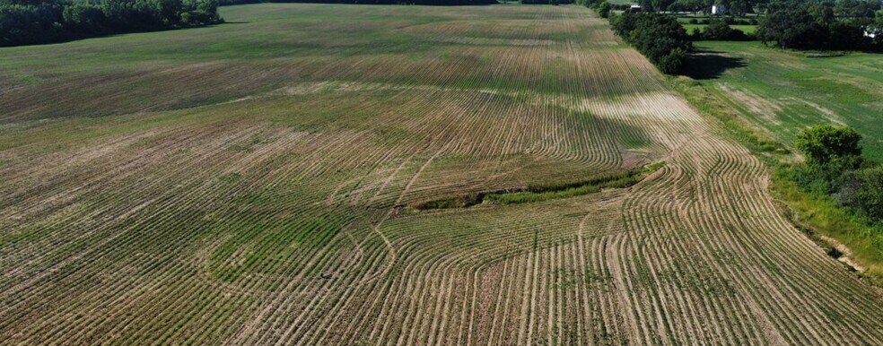 21210 W Grass Lake Rd, Lindenhurst, IL for sale - Aerial - Image 1 of 2
