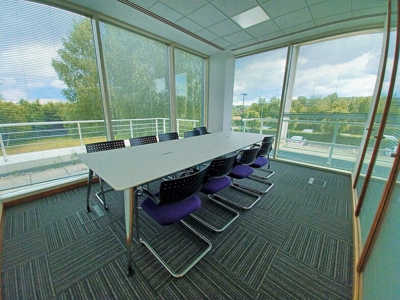 550 Oracle Parkway, Reading for lease - Interior Photo - Image 3 of 13