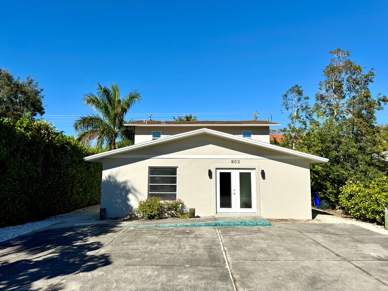 803 Myrtle Ter, Naples, FL for sale - Building Photo - Image 1 of 17