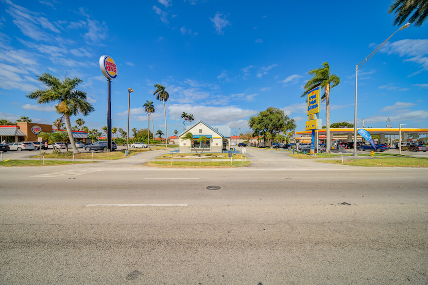 20 SE 1st Ave, Florida City, FL for lease - Building Photo - Image 2 of 9