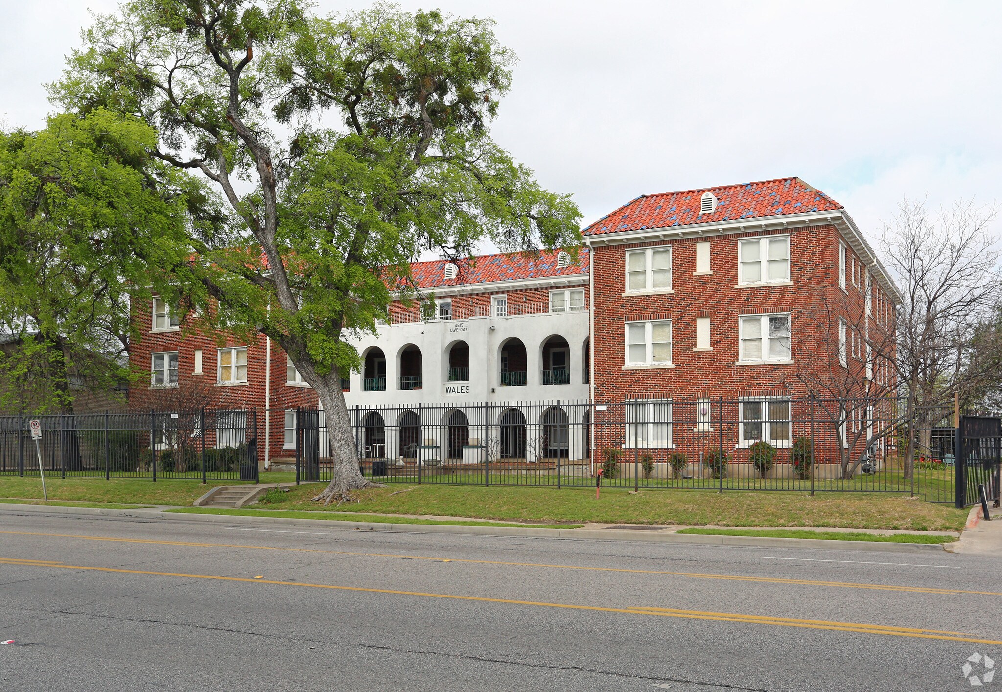 4515 Live Oak St, Dallas, TX for sale Primary Photo- Image 1 of 1