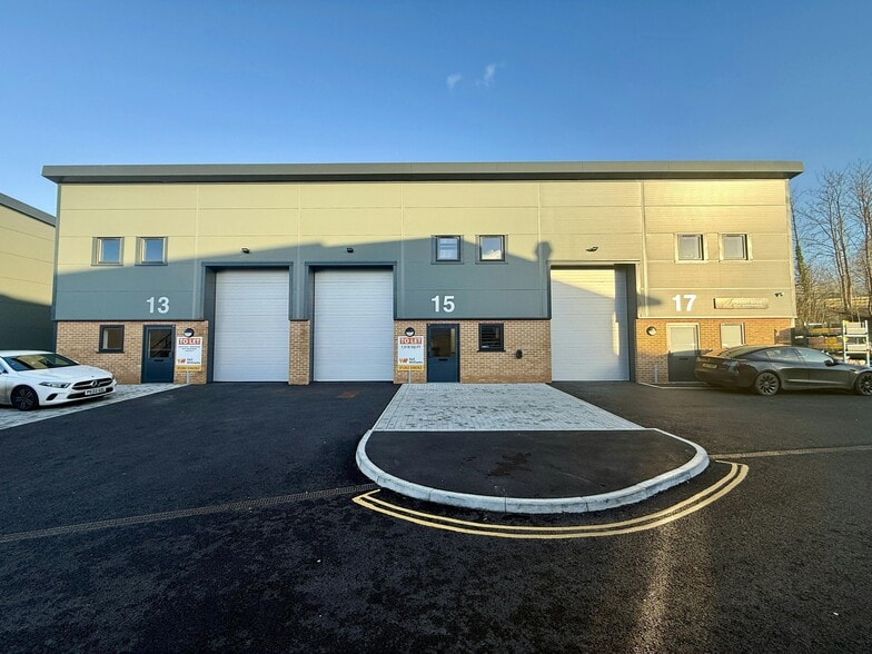Embankment Way, Ringwood for lease - Building Photo - Image 3 of 17