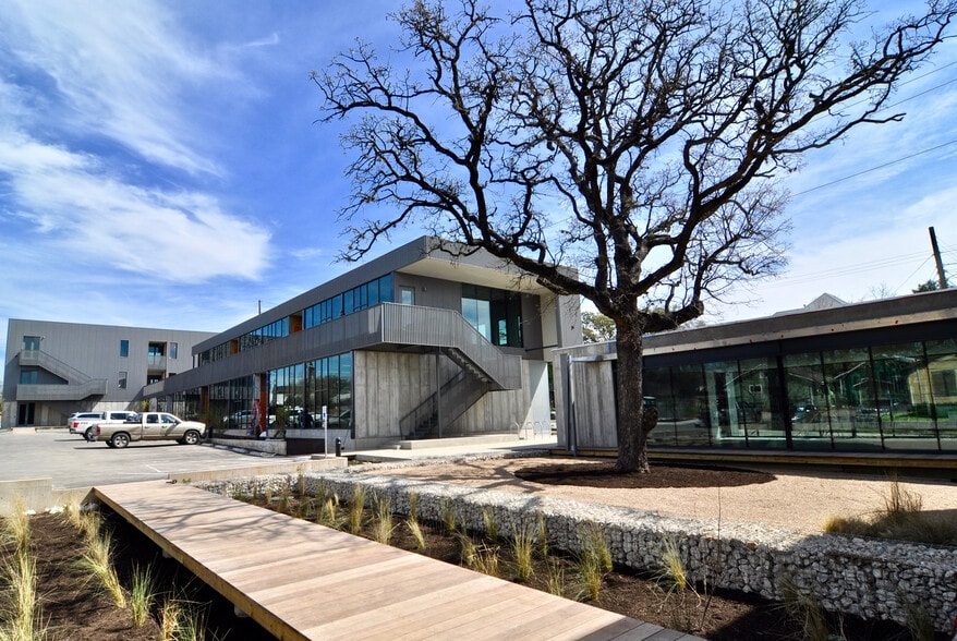 1224 E 12th St, Austin, TX for lease - Building Photo - Image 3 of 7