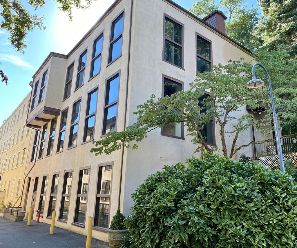 30 Bancroft Mills Rd, Wilmington, DE 19806