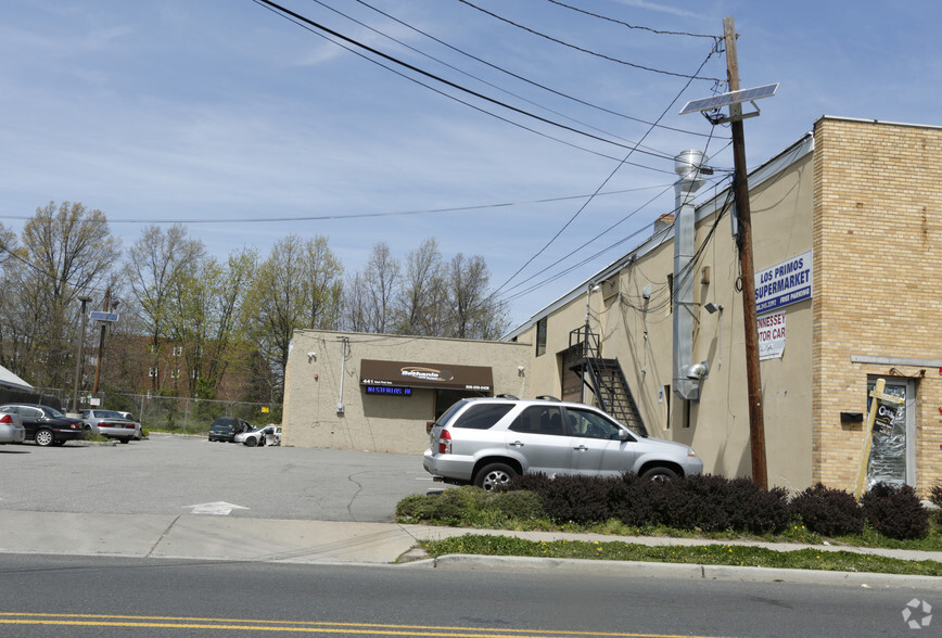 441-449 E 1st Ave, Roselle, NJ for lease - Building Photo - Image 3 of 10