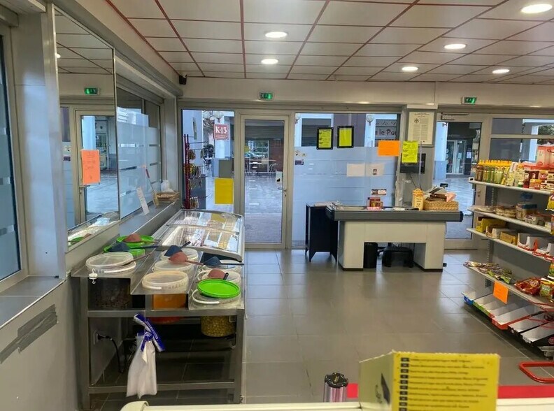 Retail in Avignon for sale - Building Photo - Image 3 of 5