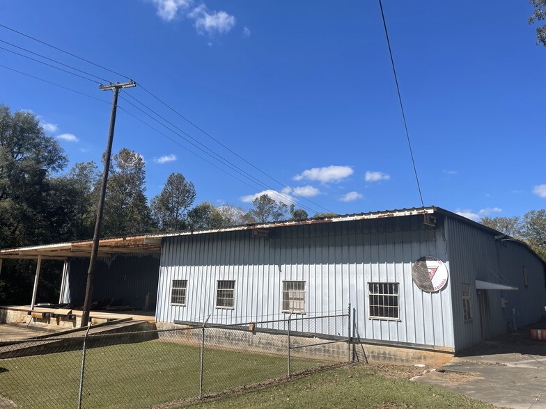 1702 S 4th Ave, Lanett, AL for sale - Primary Photo - Image 1 of 6