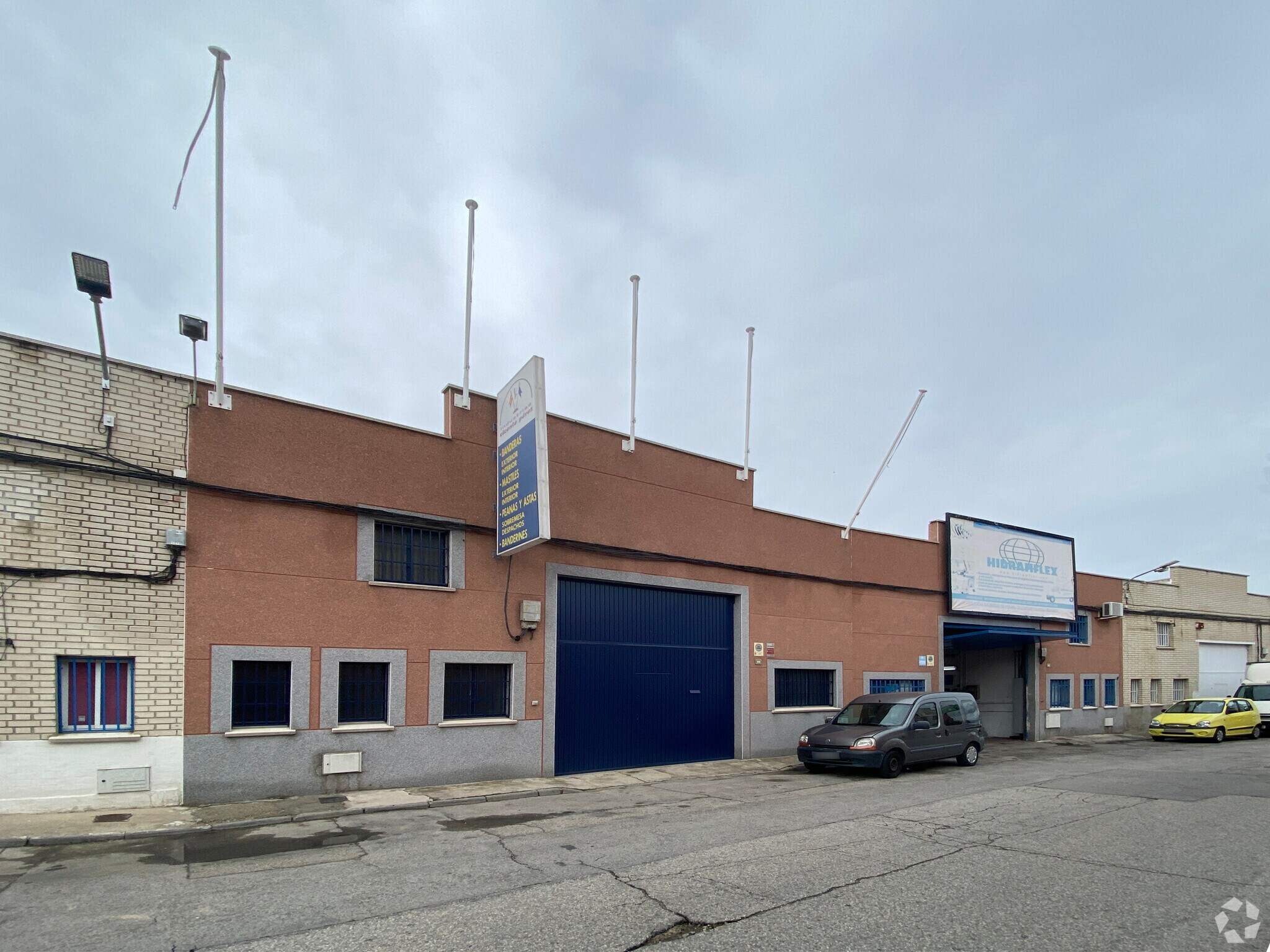 Calle Salamanca, 38, Humanes de Madrid, Madrid for sale Primary Photo- Image 1 of 3