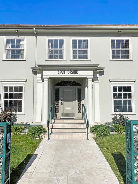 3929 Grand Ave, Oakland, CA for lease - Building Photo - Image 2 of 27