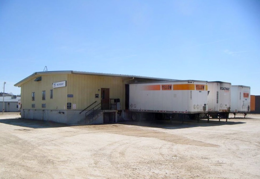 18806 Kapp Dr, Peosta, IA 52068