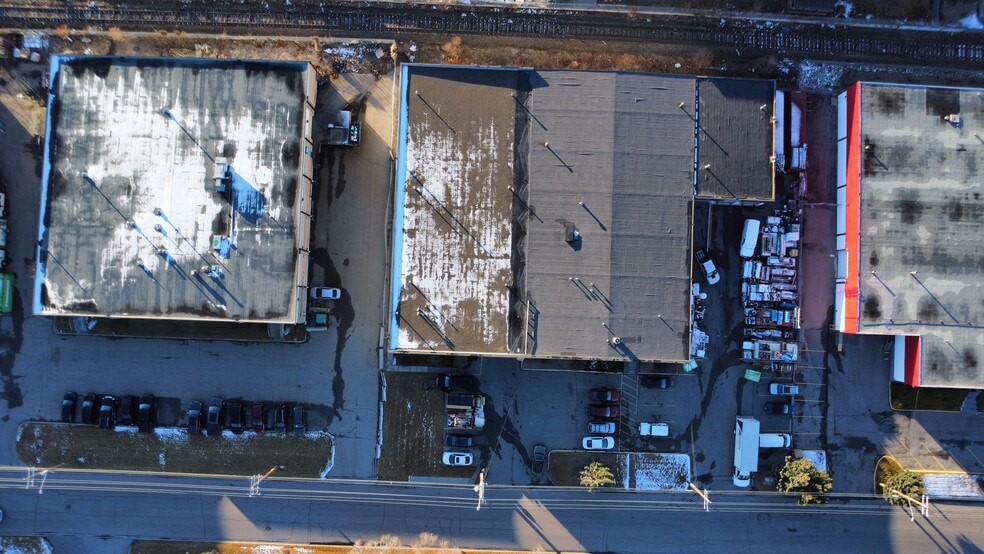 3809 9th St SE, Calgary, AB for lease - Building Photo - Image 2 of 8