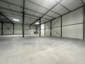 Flex in Miribel for lease Building Photo- Image 2 of 4