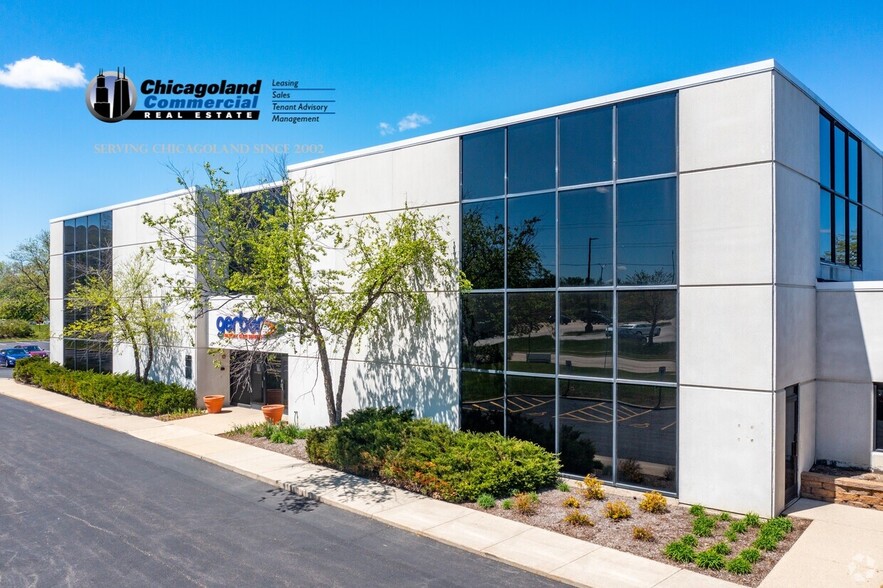 120-160 W Center Ct, Schaumburg, IL for lease - Building Photo - Image 1 of 19