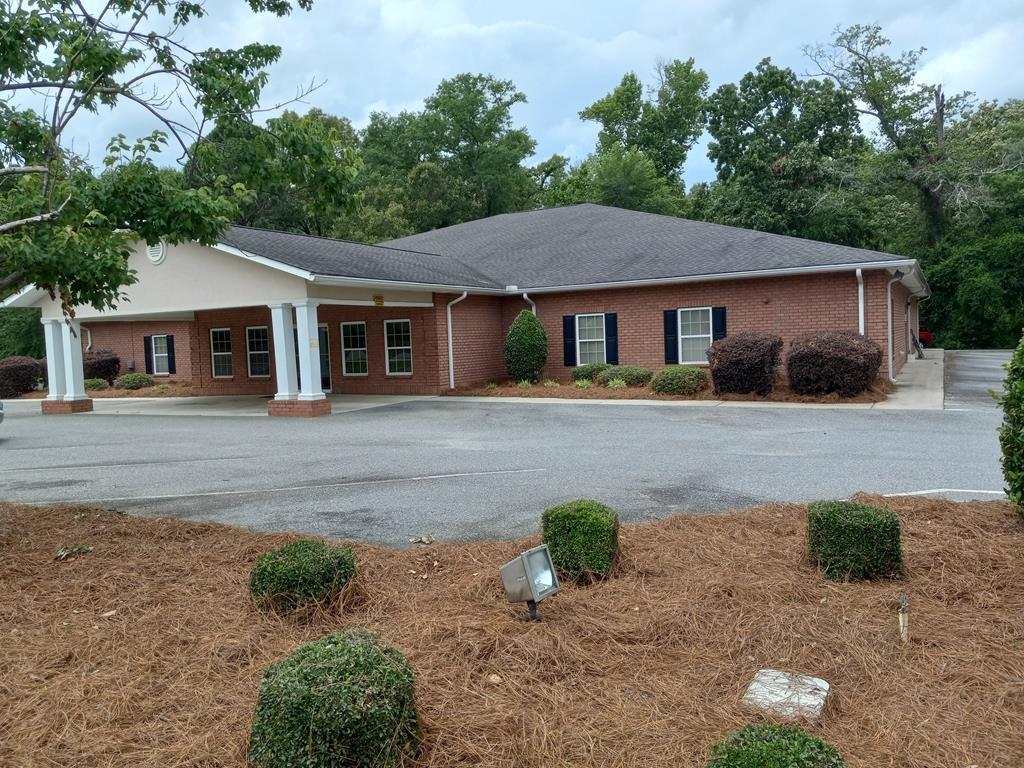 207 Fairview Park Dr, Dublin, GA for lease Building Photo- Image 1 of 8