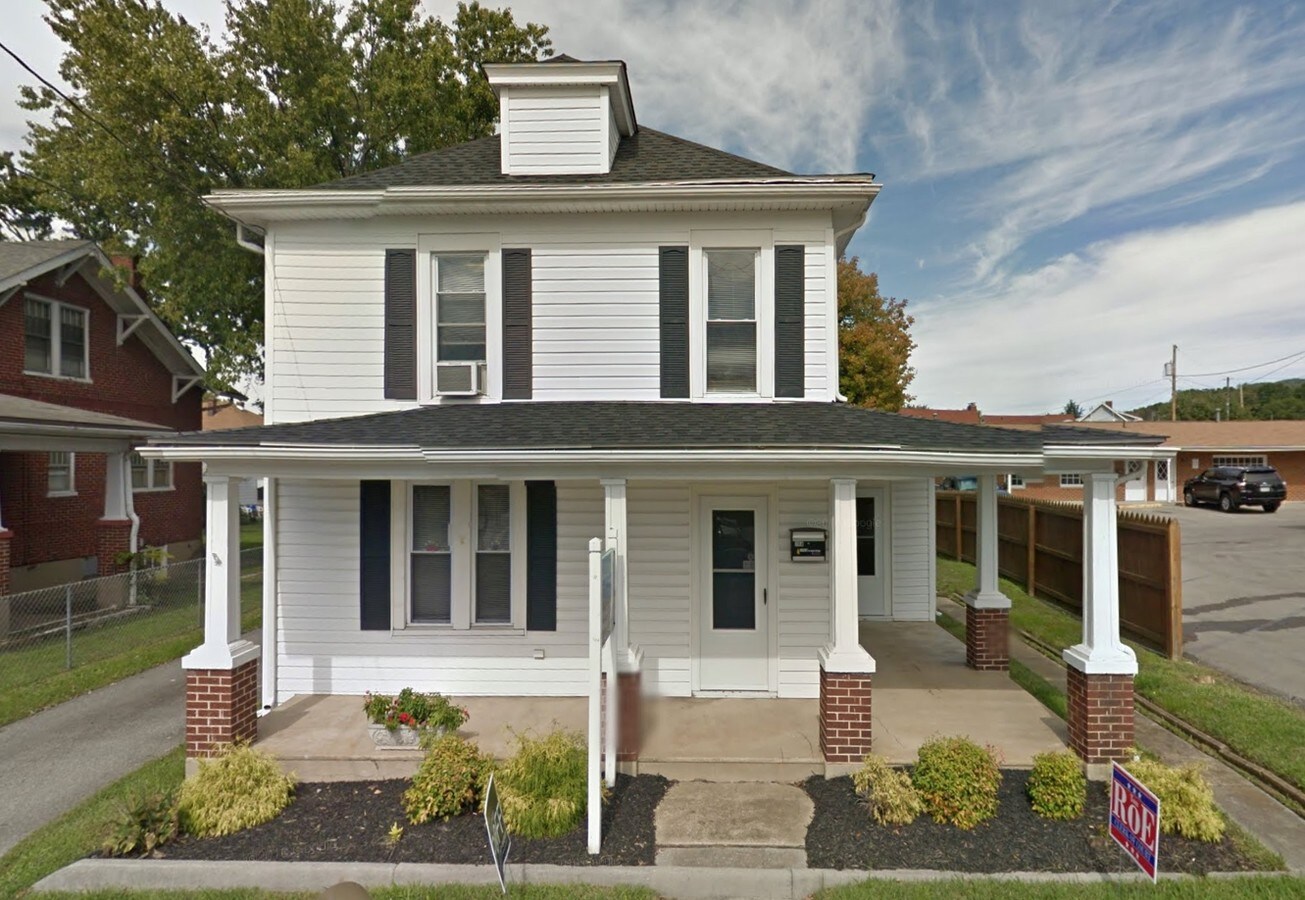 316 E Washington Ave, Vinton, VA 24179