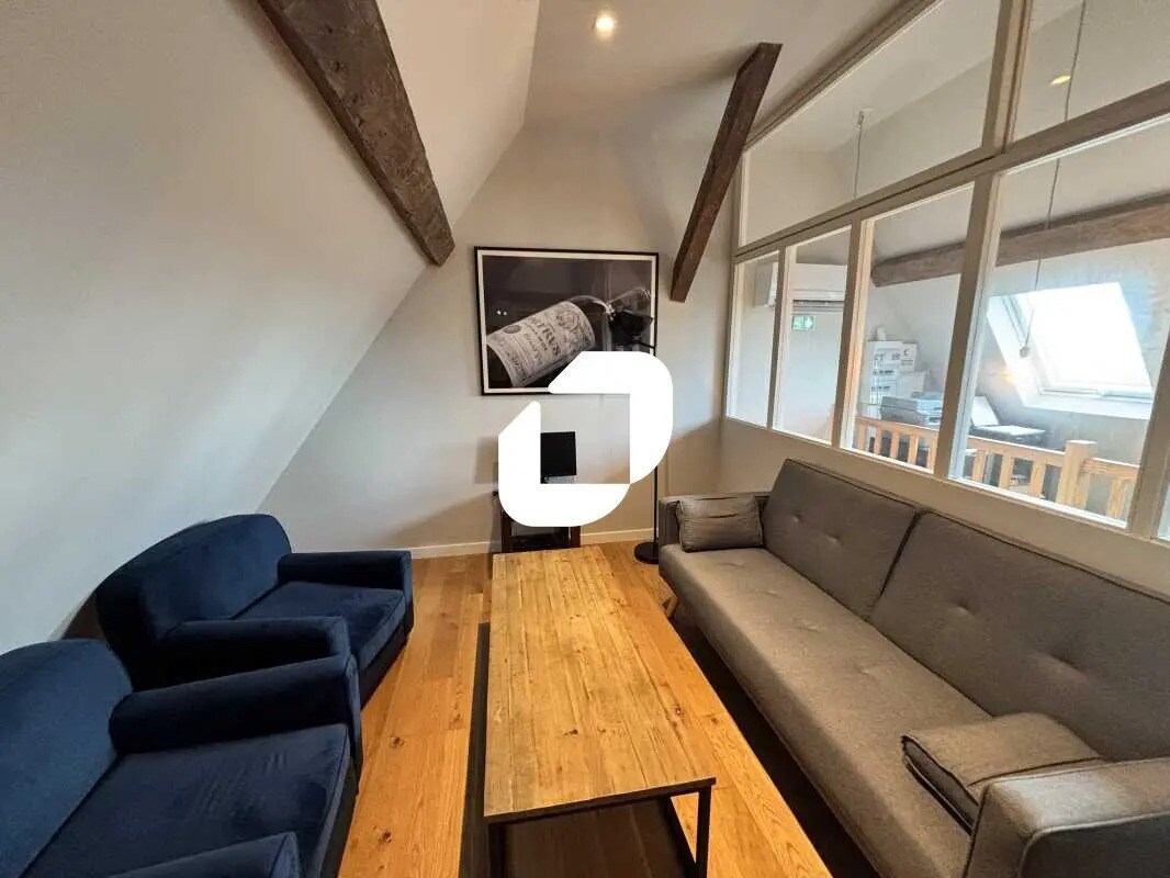 Office in Bordeaux for lease Interior Photo- Image 1 of 7