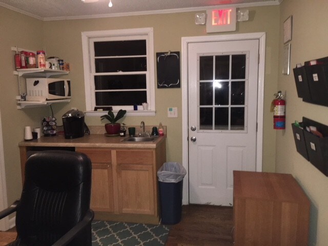 109 Central Ave, Cartersville, GA for sale Interior Photo- Image 1 of 1