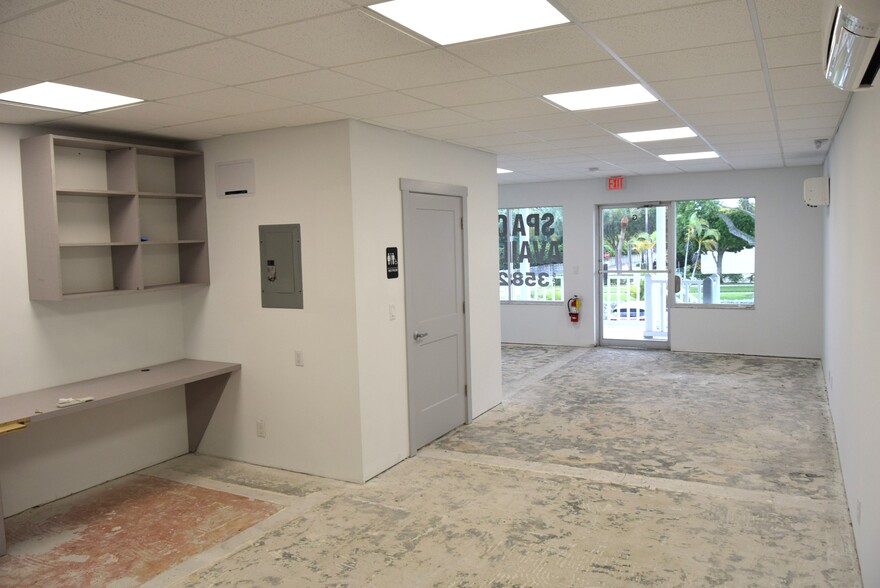 700 US Highway 1, North Palm Beach, FL for lease - Interior Photo - Image 2 of 4