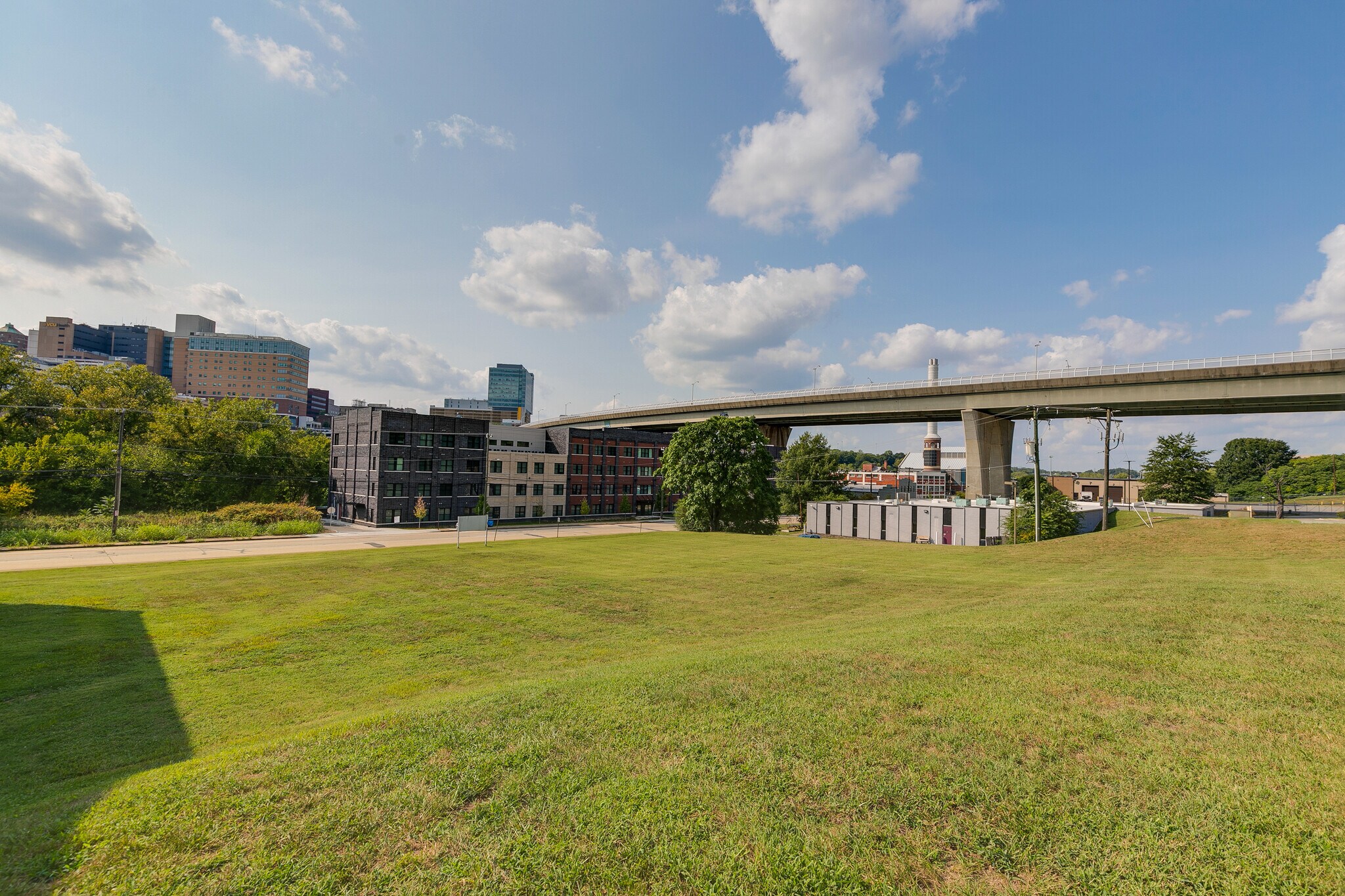 807 1/2 Oliver Hill Way, Richmond, VA 23219 2 AC Multifamily