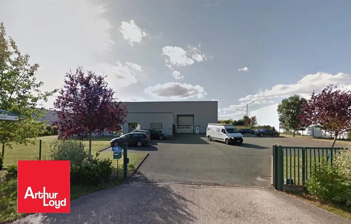 Flex in Fontenay-sur-Eure for sale Building Photo- Image 1 of 6