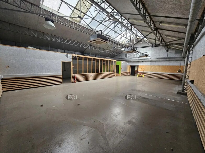 Flex in Ivry-sur-Seine for lease - Building Photo - Image 3 of 11