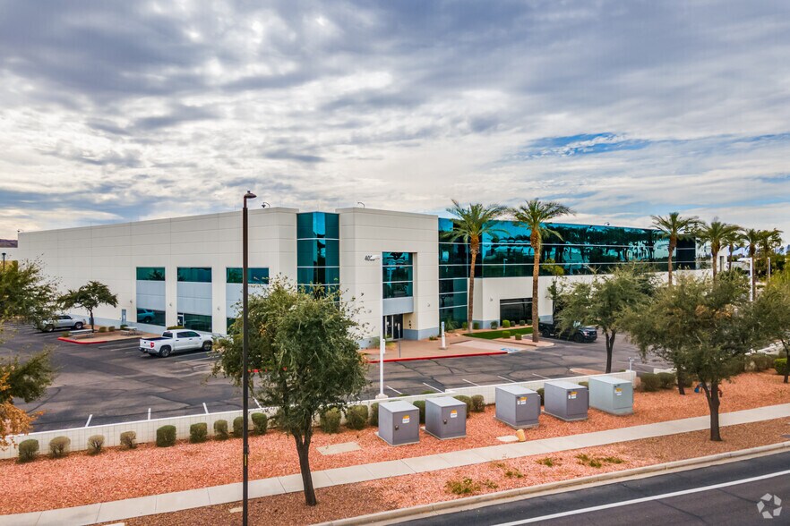 4025 E Cotton Center Blvd, Phoenix, AZ for lease - Building Photo - Image 2 of 3