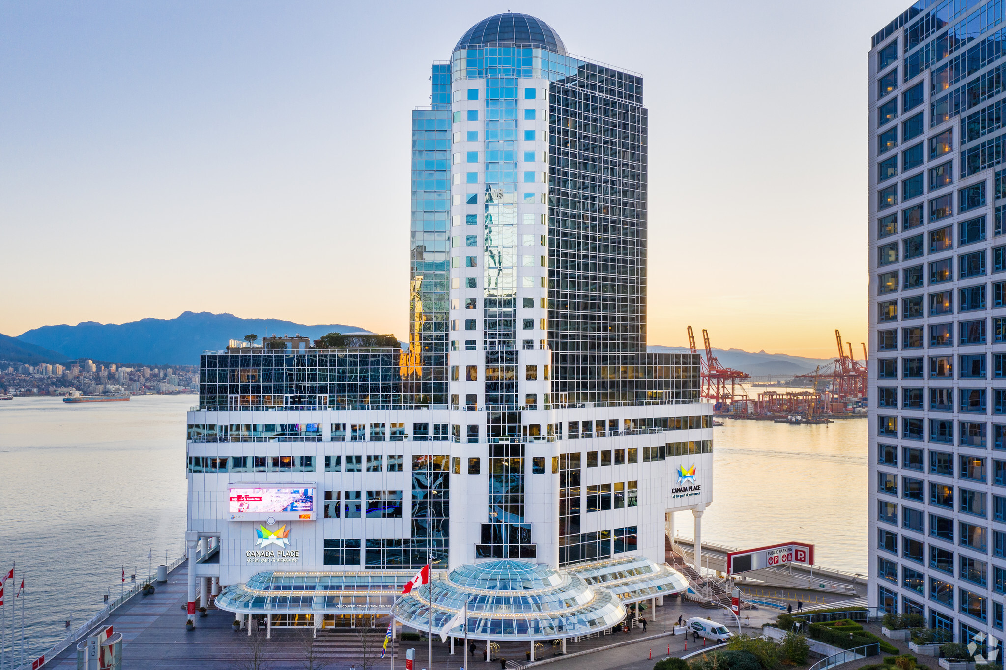 999 Canada Pl, Vancouver, BC for lease Building Photo- Image 1 of 14