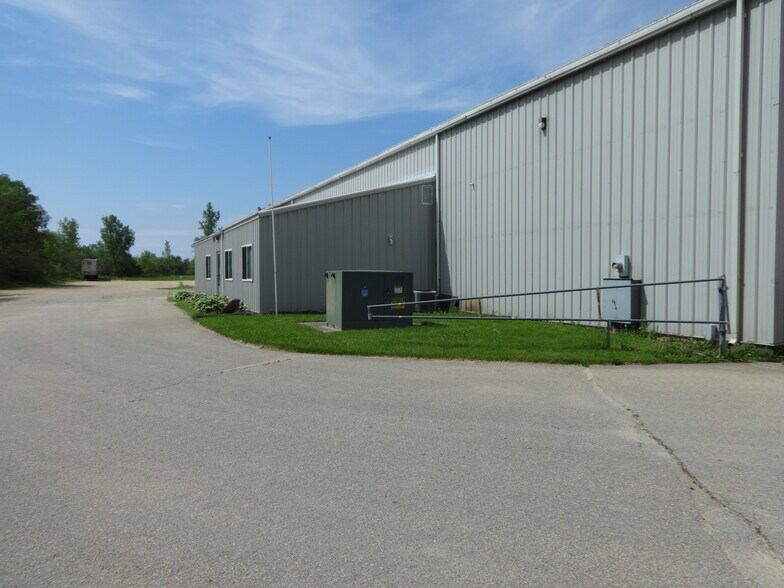 1725 E Maple St, Maquoketa, IA for sale - Building Photo - Image 1 of 1