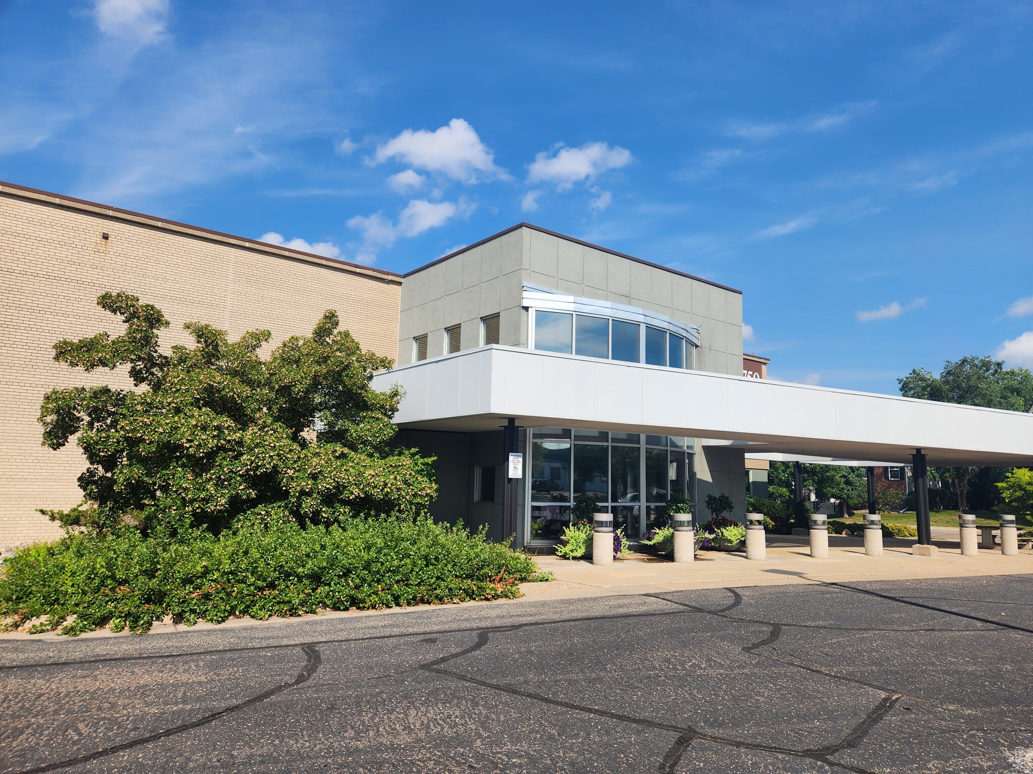 150 Tyler Ave, Hopkins, MN for lease Building Photo- Image 1 of 16