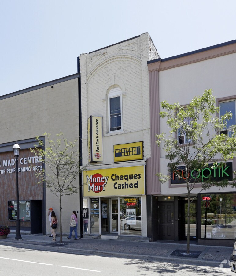 9 Dunlop St W, Barrie, ON L4N 1A1