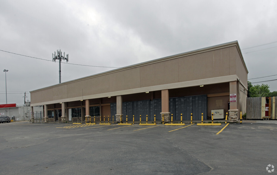 702-710 Glenburnie Dr, Houston, TX for lease - Building Photo - Image 2 of 3