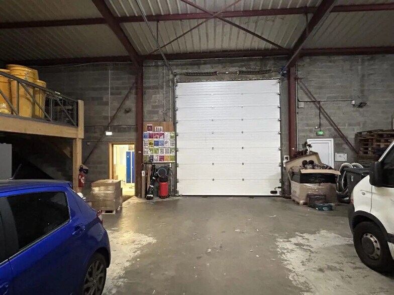 Office in Mons-en-Baroeul for lease - Interior Photo - Image 2 of 4