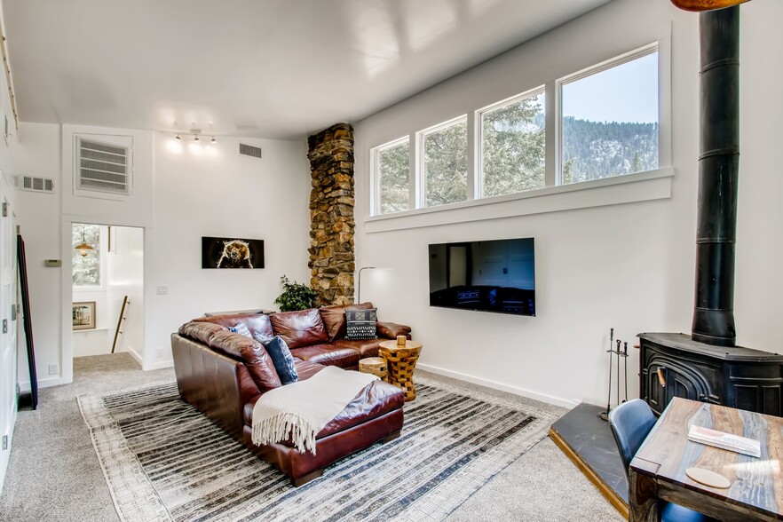 3193-3303 Chicago Creek Rd, Idaho Springs, CO for sale - Interior Photo - Image 2 of 58