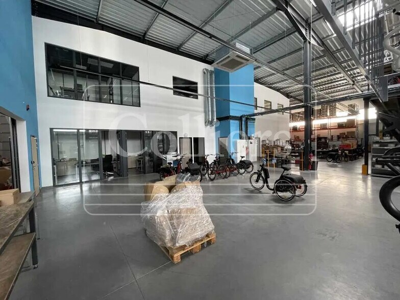 Office in Miramas for lease - Building Photo - Image 2 of 10