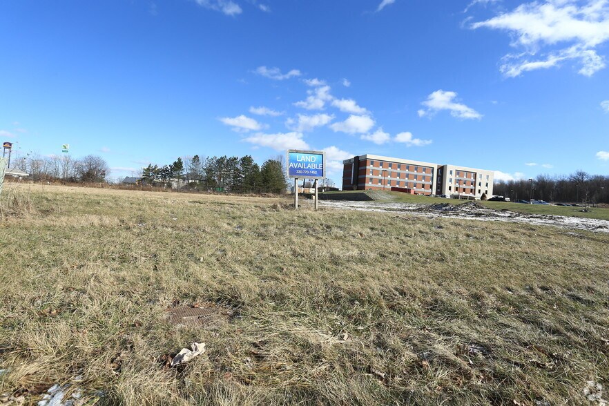 5801 Interstate Blvd, Youngstown, OH for sale - Building Photo - Image 3 of 4