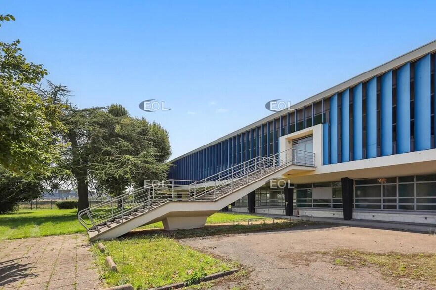 Flex in Alfortville for lease - Building Photo - Image 3 of 13