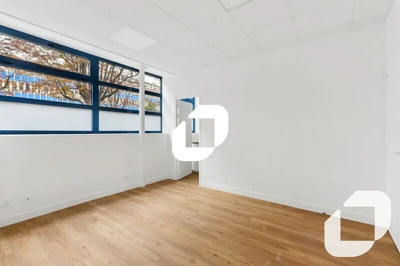 Office in Paris for lease - Building Photo - Image 3 of 14