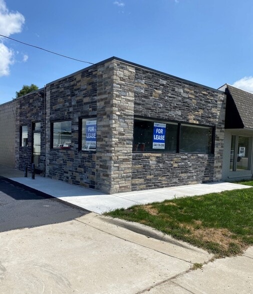 691 S Lapeer Rd, Oxford, MI for sale - Building Photo - Image 2 of 6