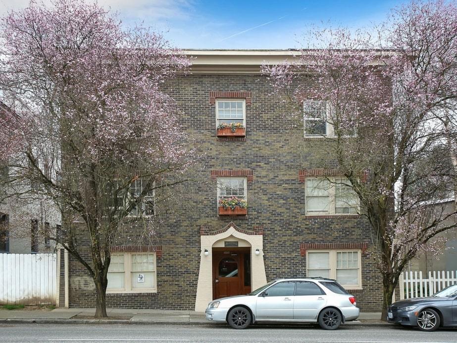 1634 SE Hawthorne Blvd, Portland, OR for sale Building Photo- Image 1 of 1