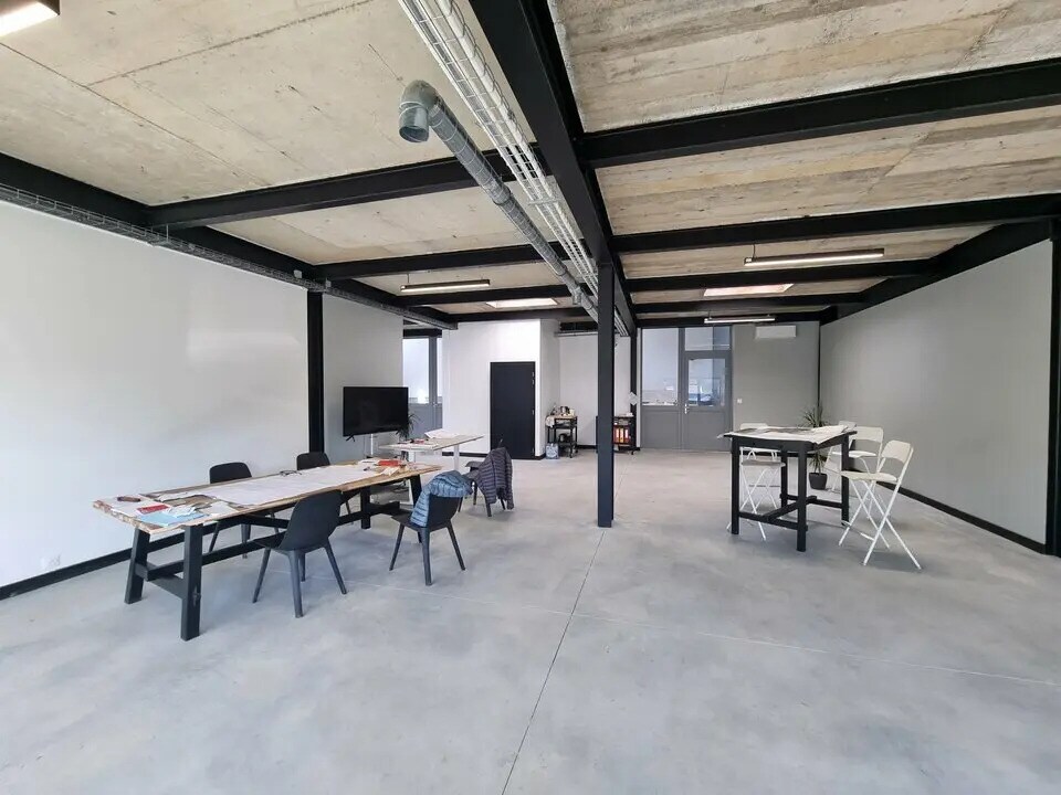 Location Entrepôt 282 m² à 15 000 m² - Photo 1