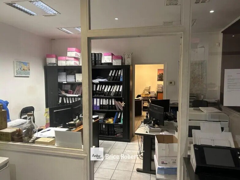 5 Rue Des Entrepôts, Lyon for sale - Building Photo - Image 2 of 5