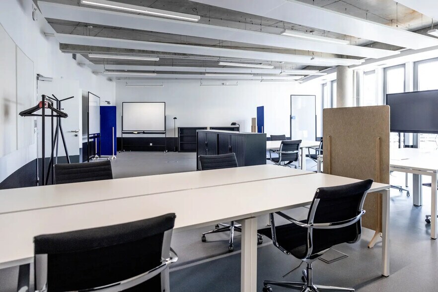 Office in Sarcelles for lease - Interior Photo - Image 3 of 5