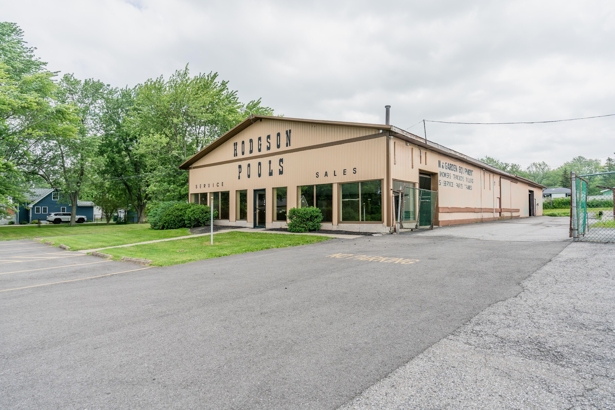 5831 Seneca St, Elma, NY for sale Primary Photo- Image 1 of 1