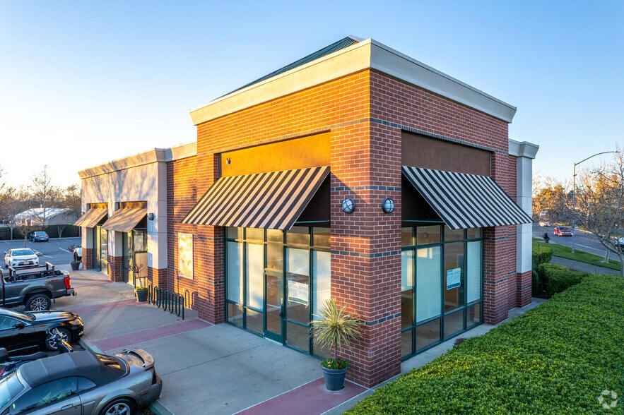 2151 Cowell Blvd, Davis, CA for lease - Primary Photo - Image 1 of 3