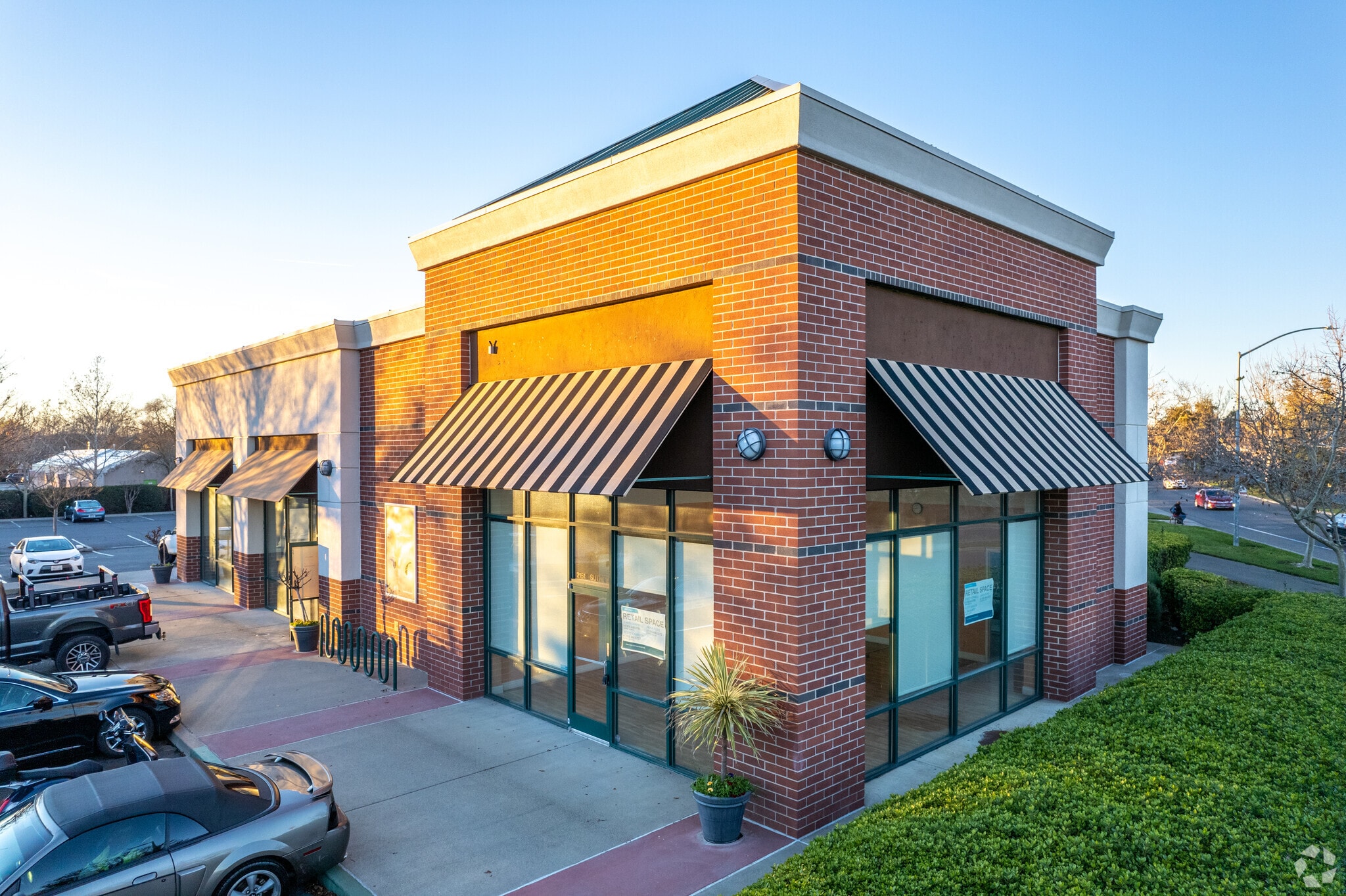 2151 Cowell Blvd, Davis, CA for lease Primary Photo- Image 1 of 4