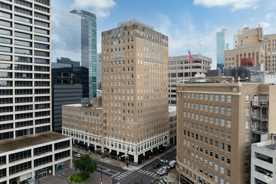 410 W 7th St, Fort Worth, TX for lease - Primary Photo - Image 1 of 4