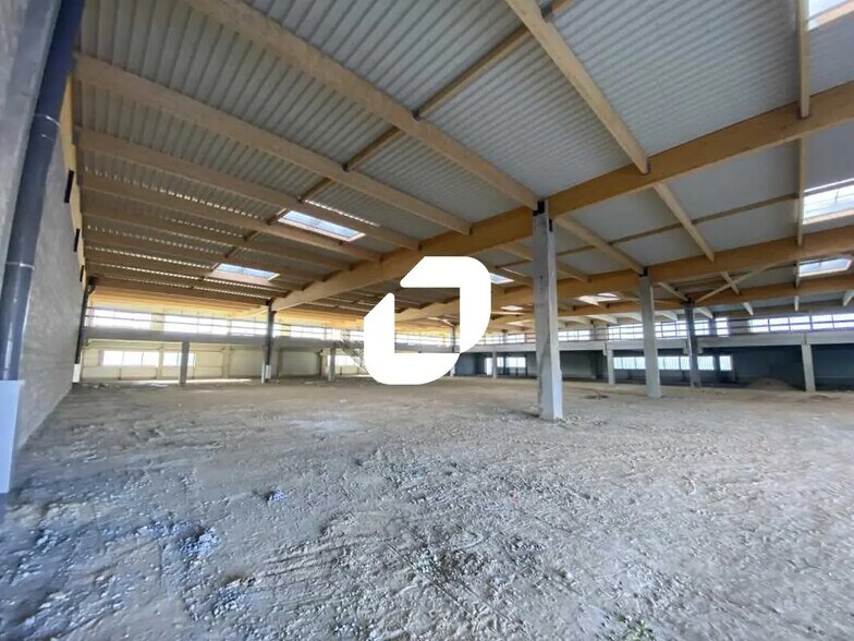 Flex in Tremblay-en-France for sale - Interior Photo - Image 2 of 14