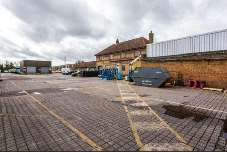 53 Gap Rd, London for lease - Building Photo - Image 3 of 16